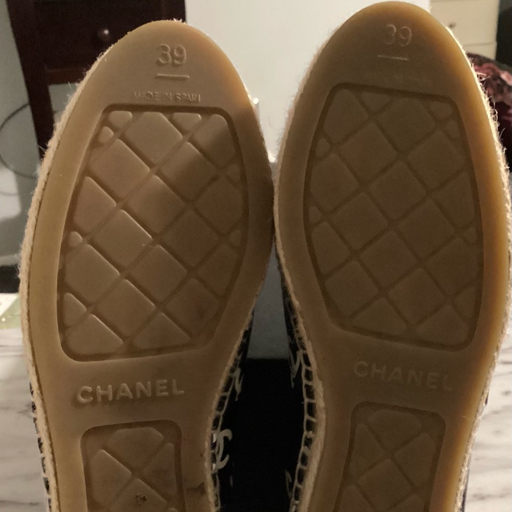 💯% Authentic CHANEL Monogram Black and White Espadrilles - Picture 6 of 10